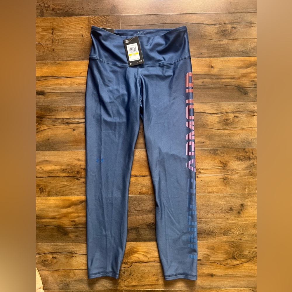 NWT Under Armour Compression High Rise
Ankle Leggings size M